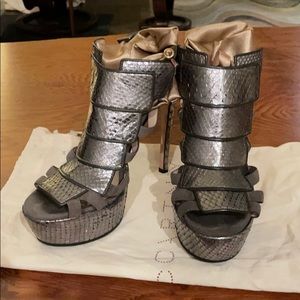 Chrissie Mom’s Snake skin heels. Size 39